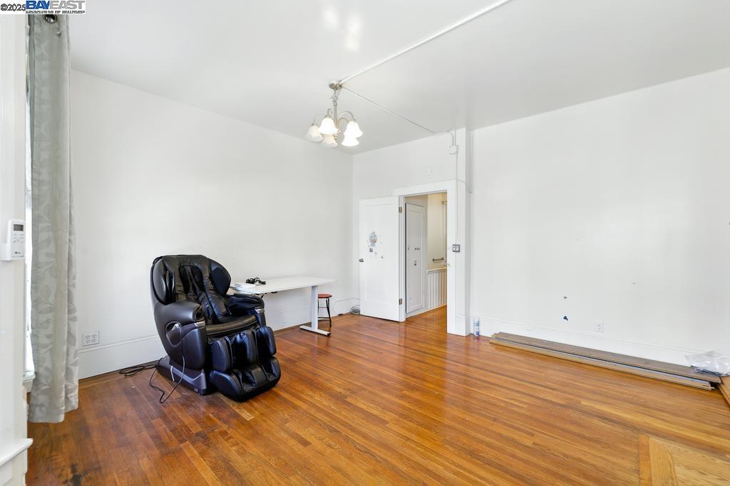 NOB HILL - Residential Income