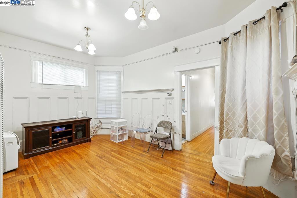 NOB HILL - Residential Income