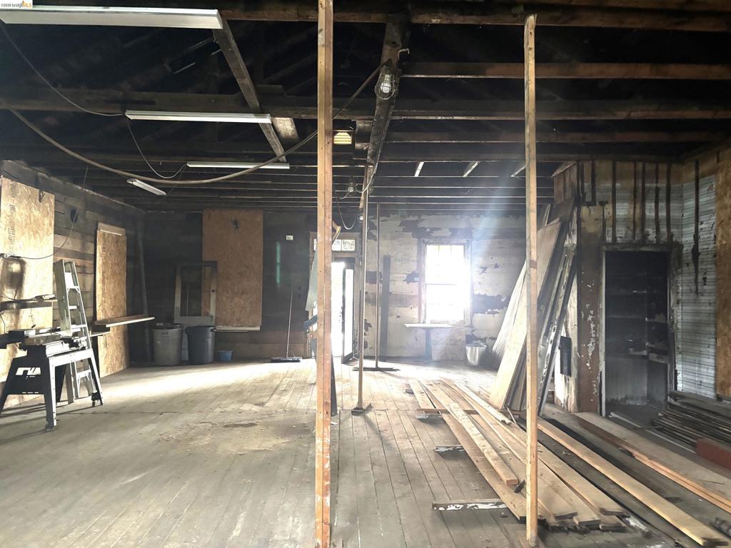 18190 Main St