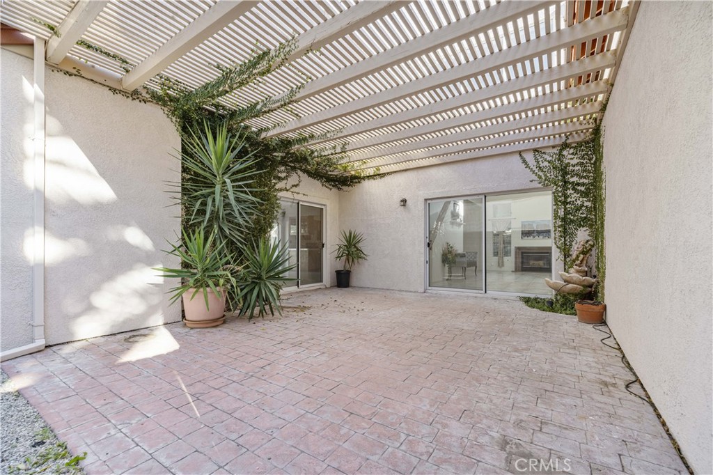 Collage (COLG) - Residential