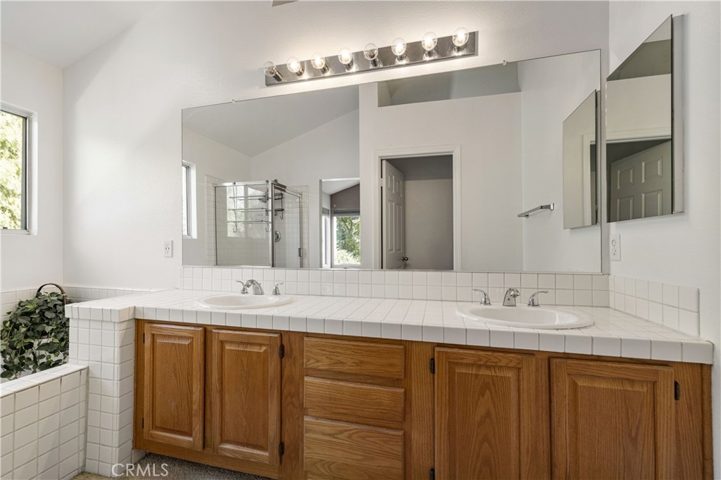 Collage (COLG) - Residential