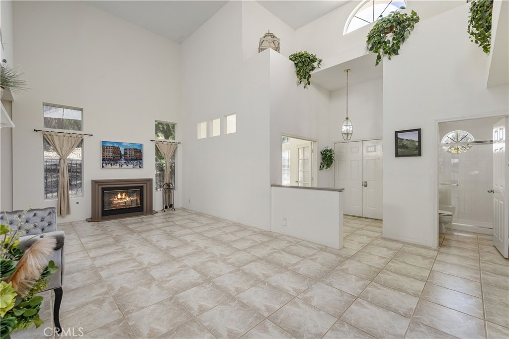 Collage (COLG) - Residential