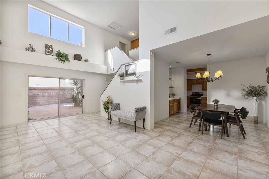 Collage (COLG) - Residential