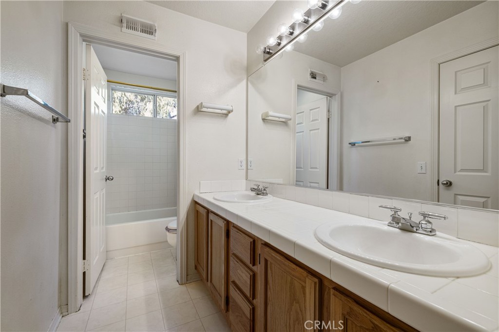 Collage (COLG) - Residential