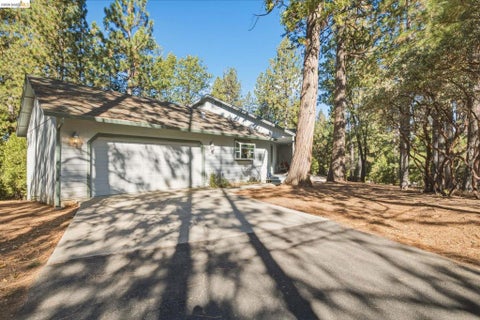 Photo of 24076 S Bear Clover Ct. CT, Sonora, CA 95370 (MLS # 41151578)