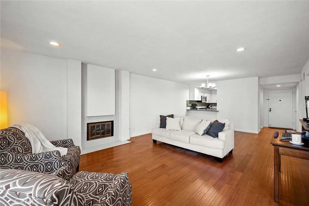 2512 E Willow Street 104