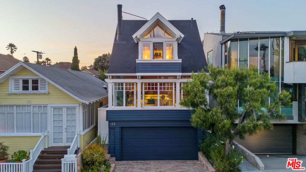 Photo of 133 Ocean Park Boulevard, Santa Monica, CA 90405 (MLS # 25592369)