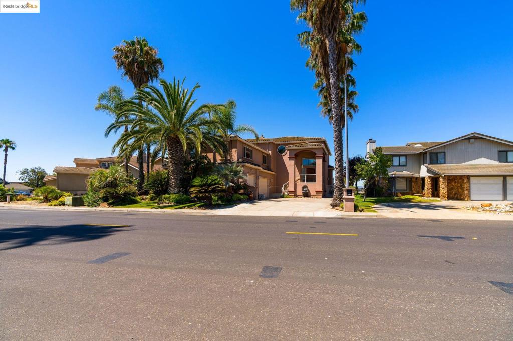 DELTA WATERFRONT ACCESS - Residential