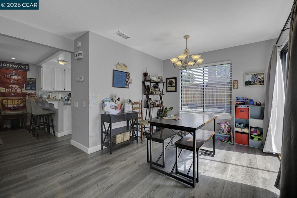2099 Meadowlark Ln