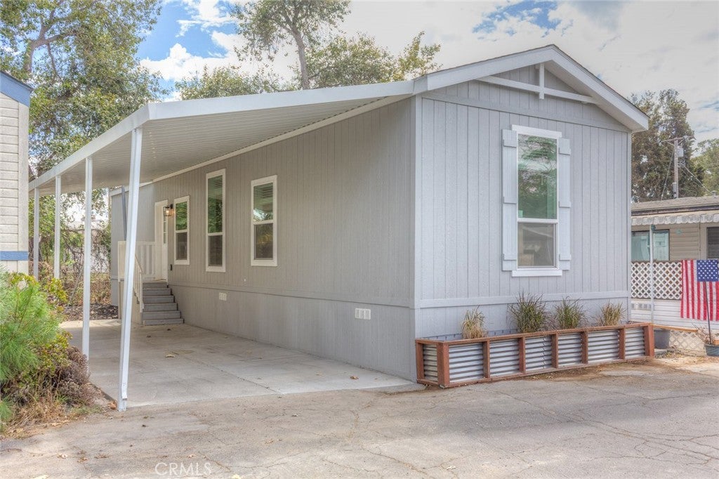 520 Pine Avenue 11