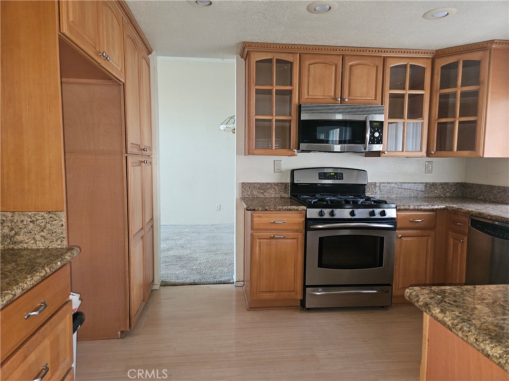 6850 Meadowlark