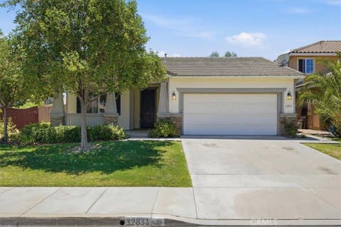 Photo of 32831 Aden CIR, Temecula, CA 92592 (MLS # SW26155907)