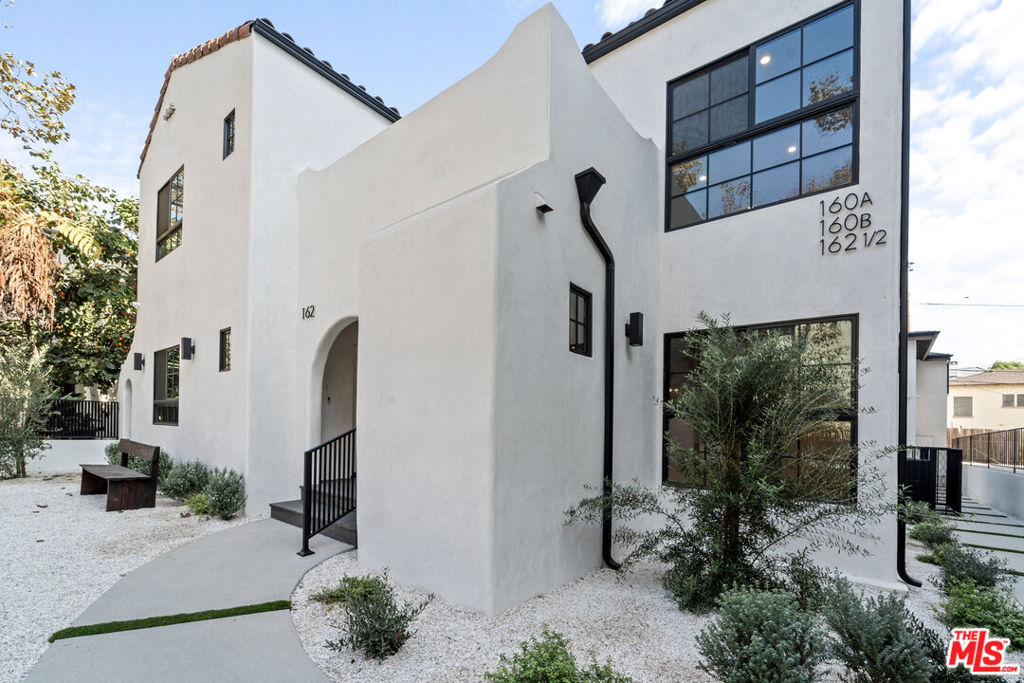 Brand new construction dream unit in prestigious Beverly Hills! This beautifully designed 1st floor 2-bedroom, 2 bathroom unit combines contemporary elegance with luxurious comfort. Step inside to find an open-concept living space flooded with natural light, featuring high ceilings, white oak hardwood floors, large windows. The gourmet kitchen is a chef's delight, equipped with top-of-the-line stainless steel appliances. Each of the two bedrooms offers ample space and modern finishes, while the primary suite boasts a private en-suite bathroom and walk-in closet. Enjoy the convenience of in-unit laundry, central heating and cooling, and smart home technology throughout. Located just minutes from upscale shopping, fine dining, and the vibrant nightlife of Beverly Hills, this unit offers the ultimate urban lifestyle. Don't miss this opportunity to live in one of the most sought-after neighborhoods in Los Angeles!