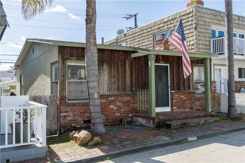 Photo of 440 31st Street, Hermosa Beach, CA 90254 (MLS # IV26023811)