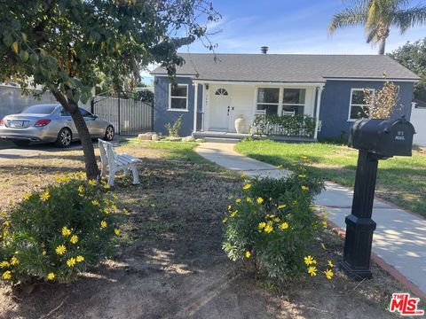 Photo of 7645 Genesta Avenue, Van Nuys, CA 91406 (MLS # 25624081)