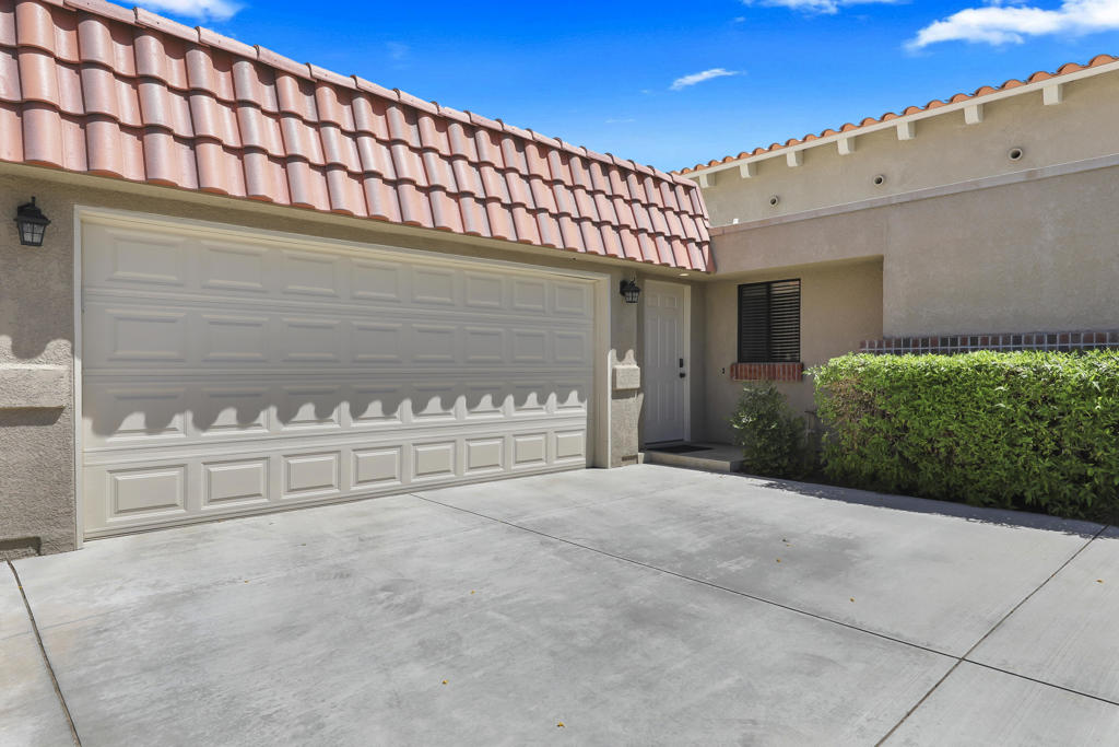40492 Bay Hill Way
