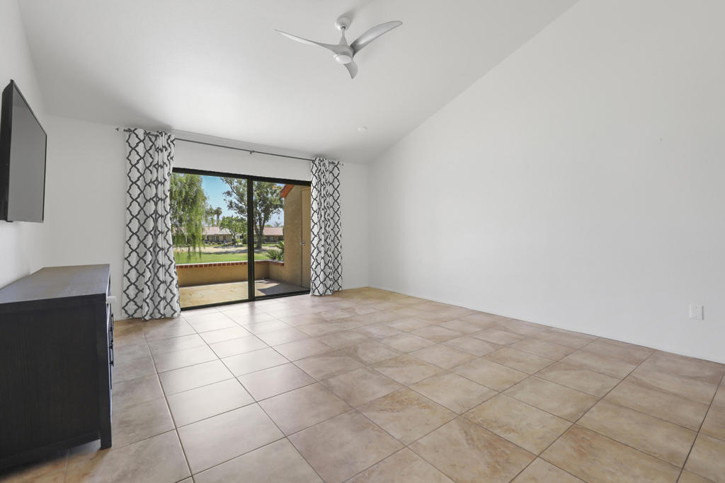 40492 Bay Hill Way