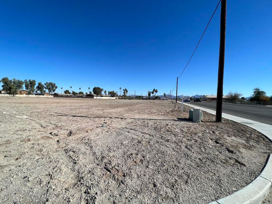 Exceptional opportunity to acquire prime commercial land in the Palo Verde Valley. This highly usable 2.5 acre property boast a strategic central location on paved roadways, offering endless potential for development. Enjoy convenient access to the Colorado river and the I-10 freeway.