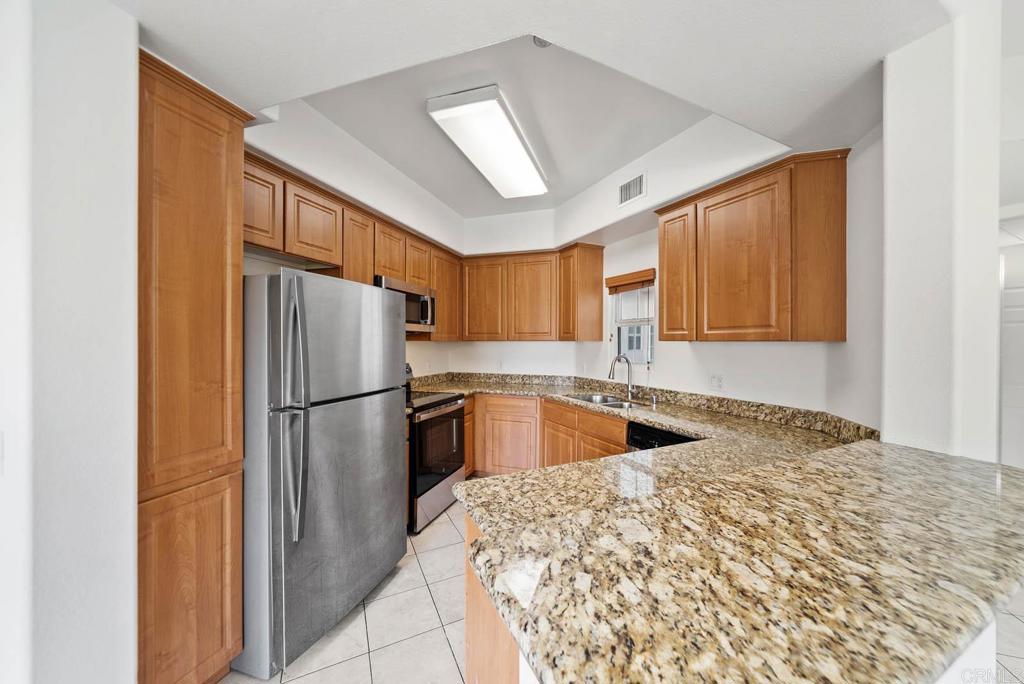 2707 Lake Pointe Dr 204