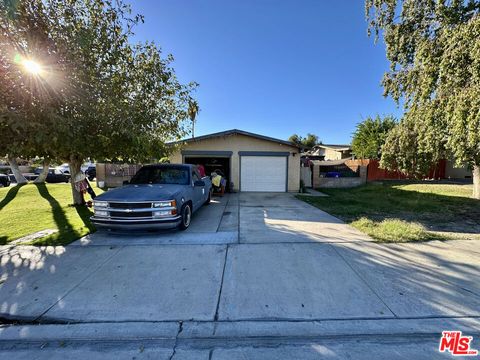 Photo of 33585 Via De Anza, Cathedral City, CA 92234 (MLS # 25626897)