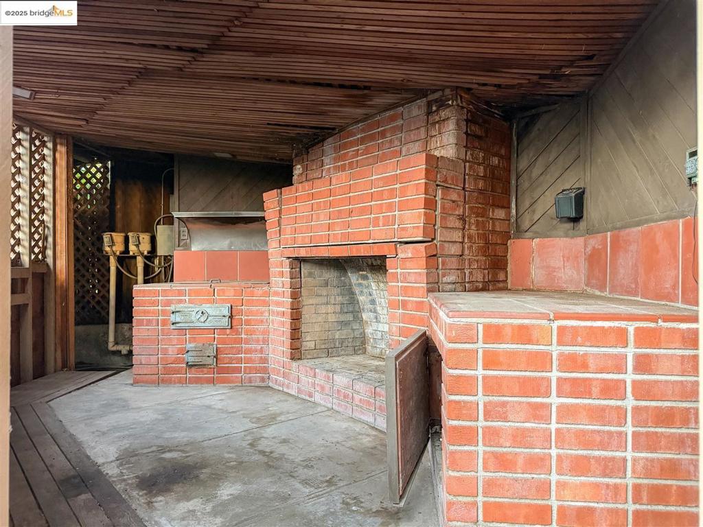 LE BRUN ESTATES - Residential