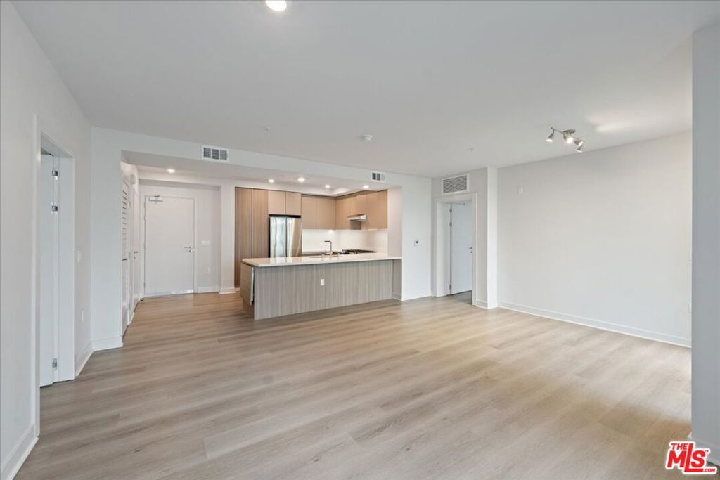 860 E Valley Boulevard 308
