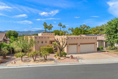 Photo of 43 Marricopa Court, Palm Desert, CA 92211 (MLS # 219154319DA)