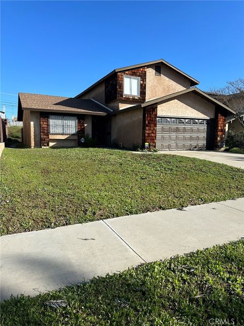 Photo of 801 W 124th St, Los Angeles, CA 90044 (MLS # PW26036235)