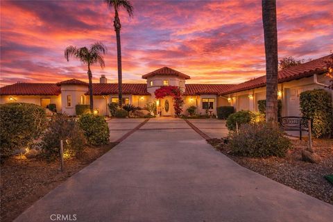 27800 Chantal Drive Hemet CA 92544