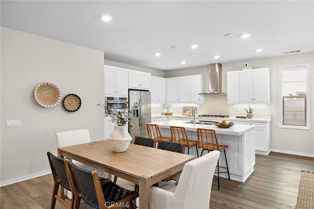 28 Ocaso Street 28 Ocaso Street