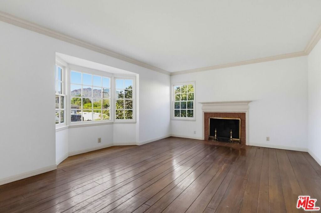 846 Victoria Drive