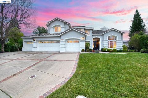 Photo of 2577 2577 Arlotta Pl Pl, Pleasanton, CA 94588 (MLS # 41123478)
