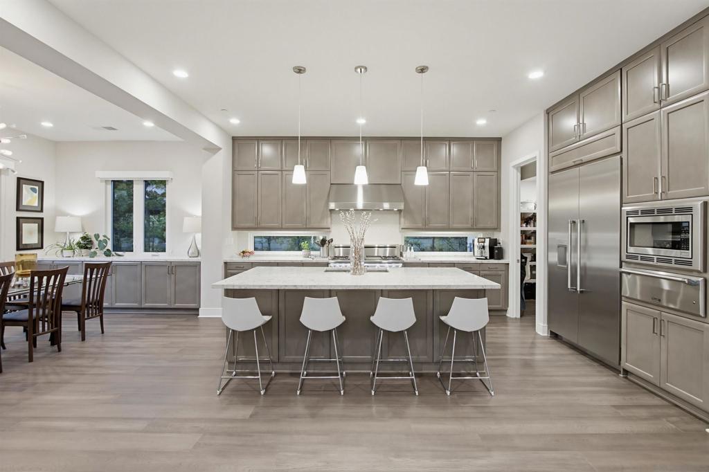 6431 Meadowbrush