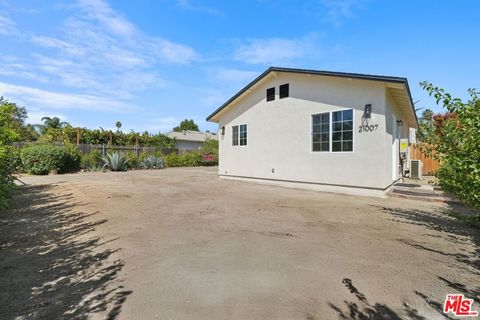 Photo of 21007 Saticoy Street, Canoga Park, CA 91304 (MLS # 25611063) Photo of 21007 Saticoy Street, Canoga Park, CA 91304 (MLS # 25611063)