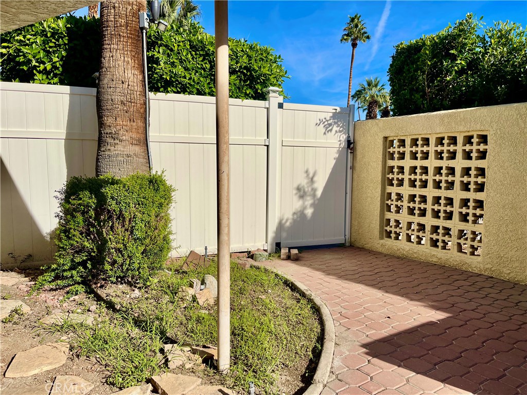 Thunderbird Palms (32203) - Residential