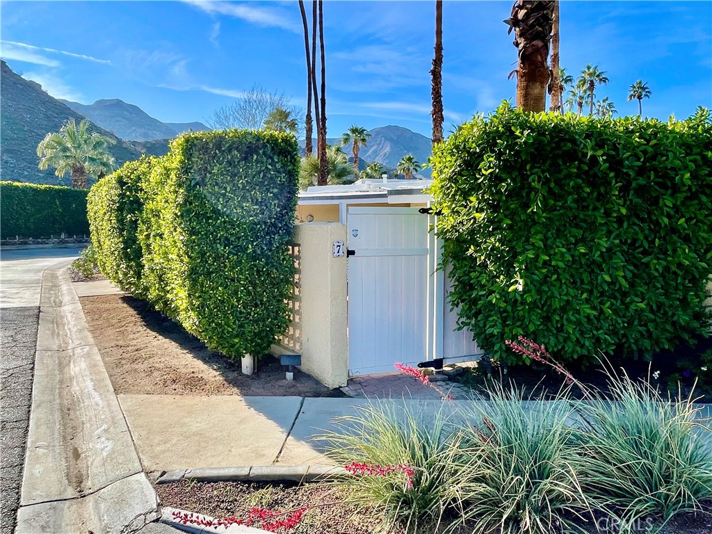 Thunderbird Palms (32203) - Residential