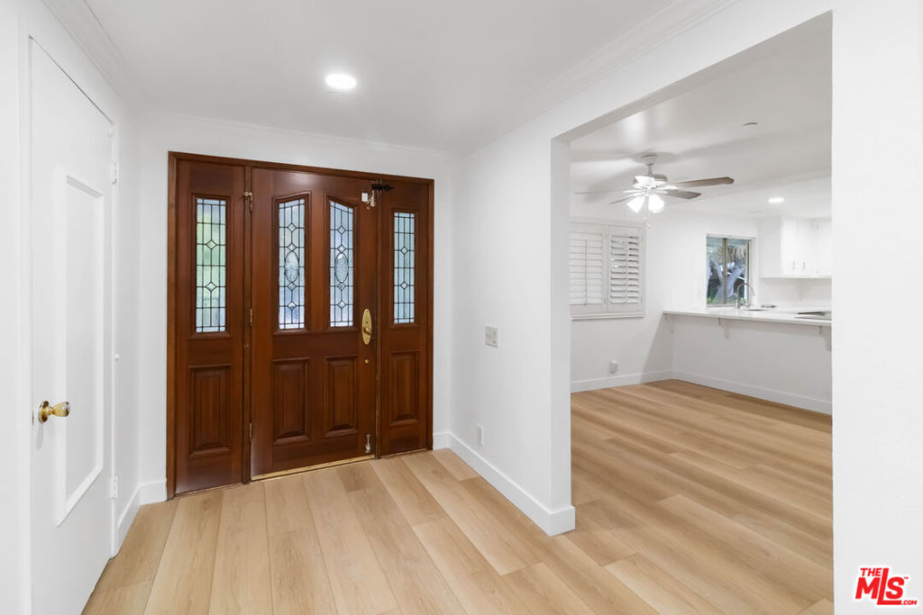 975 Valley Vista Drive