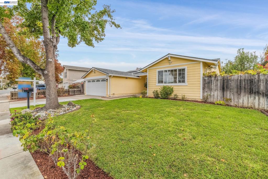 Properties 4 4825 Rose Way