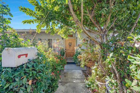 Photo of 927 S Eucalyptus Ave Ave, Inglewood, CA 90301 (MLS # NDP2510543)