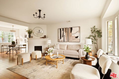 Photo of 267 N Holliston Avenue #5, Pasadena, CA 91106 (MLS # 26104229)