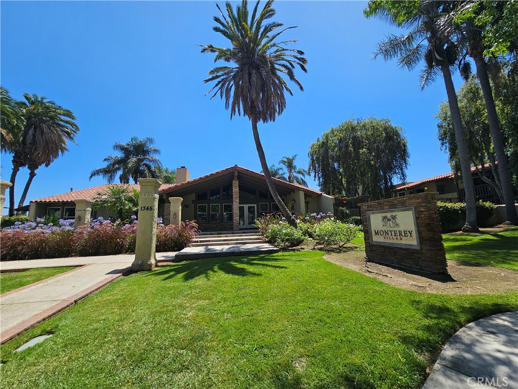 1345 Cabrillo Park Drive J07