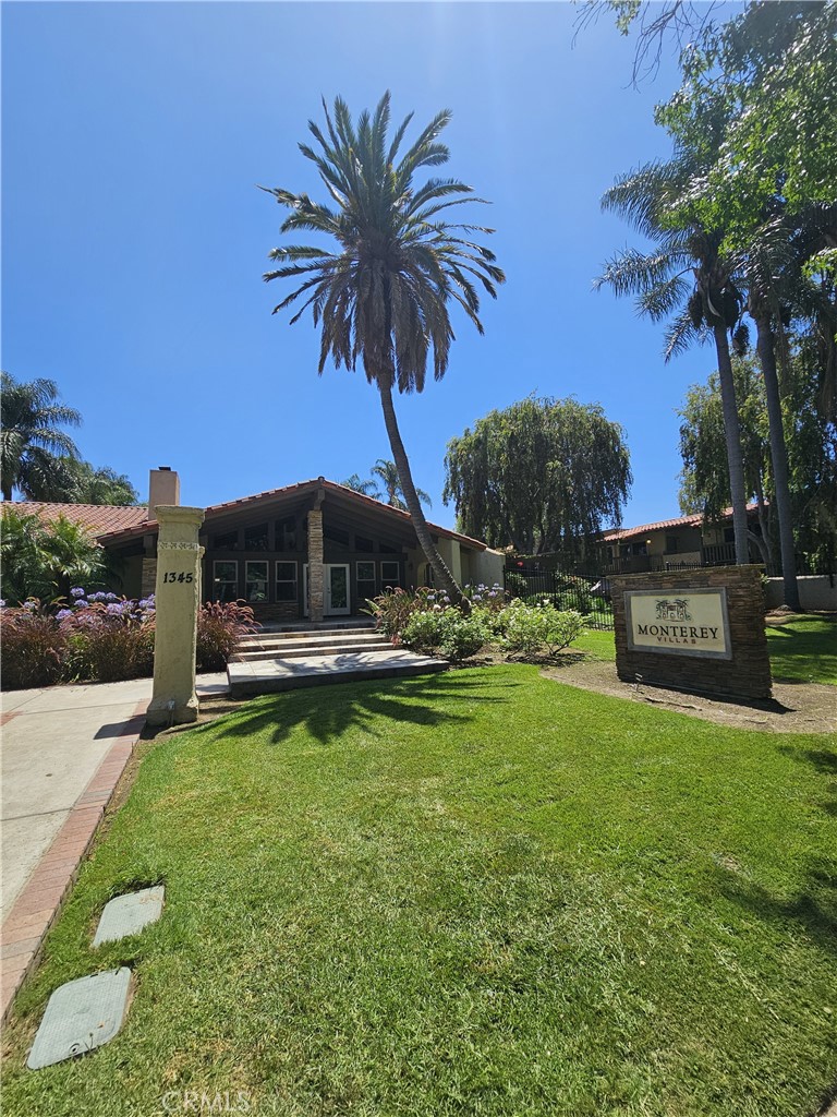 1345 Cabrillo Park Drive J07