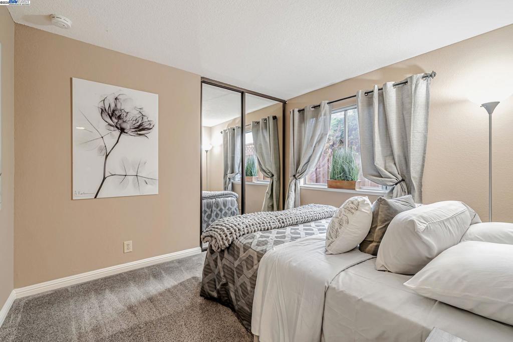 SPRINGWOOD MEAD - Residential