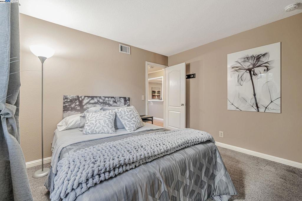 SPRINGWOOD MEAD - Residential