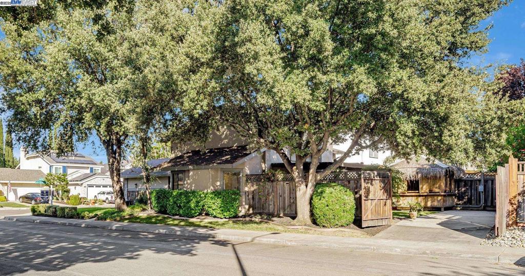 SPRINGWOOD MEAD - Residential