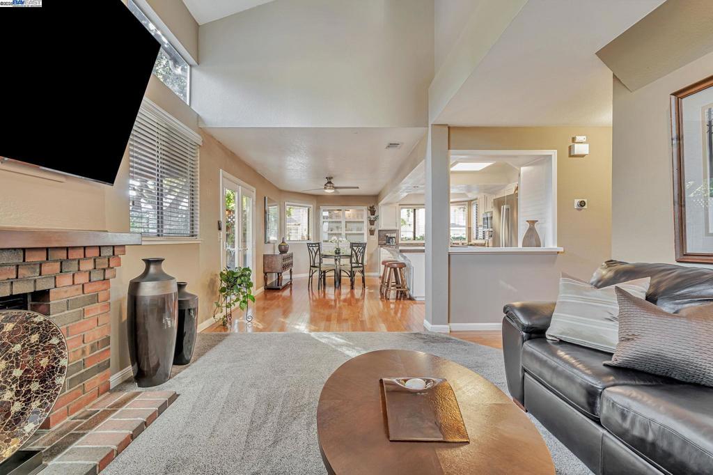 SPRINGWOOD MEAD - Residential