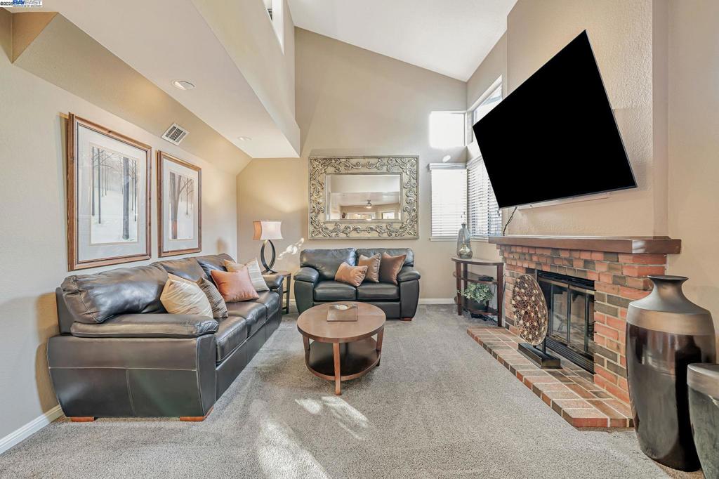 SPRINGWOOD MEAD - Residential