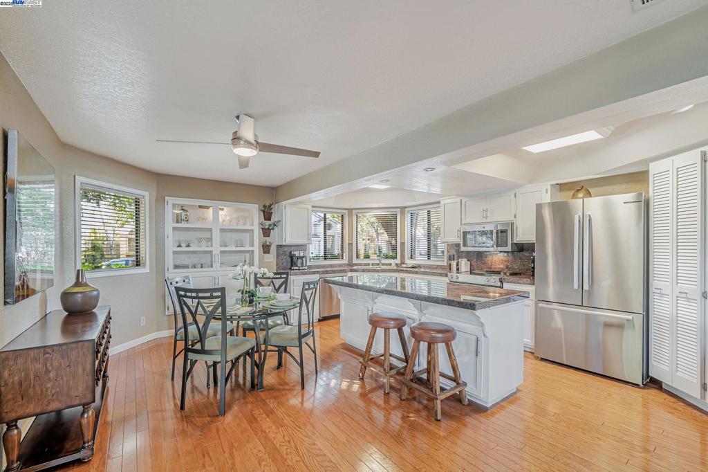 SPRINGWOOD MEAD - Residential