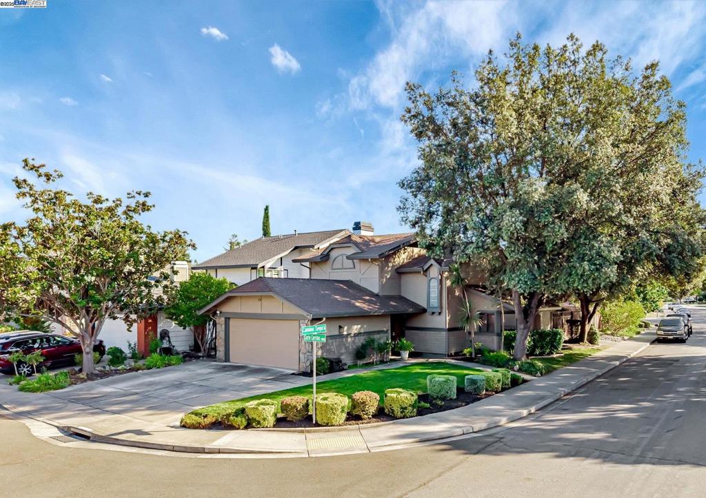 SPRINGWOOD MEAD - Residential
