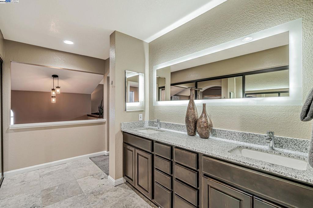 SPRINGWOOD MEAD - Residential